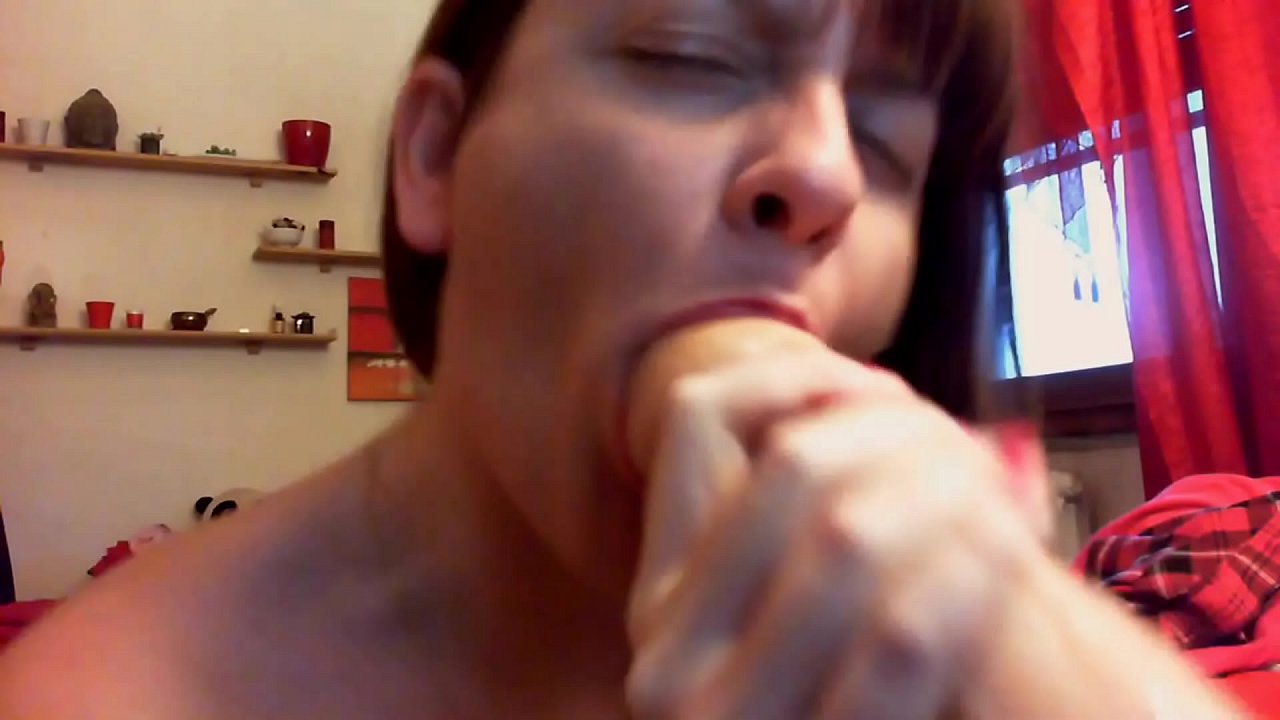 నీ మురికి అక్కకి గొప్ప ఉద్వేగం, నోరు తెరిచి అన్నీ తాగు